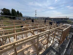 ガレージを眺める家事楽な家　建て方