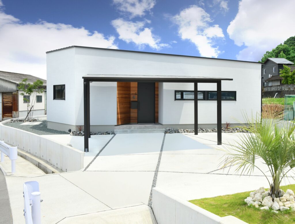 家族の息づかいが感じられる平屋