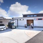 木目の温もりと洗練された外観