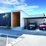 塗り壁と木の上質な外観