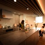 Ⅱ型キッチンで休日はご夫婦で料理をすることも